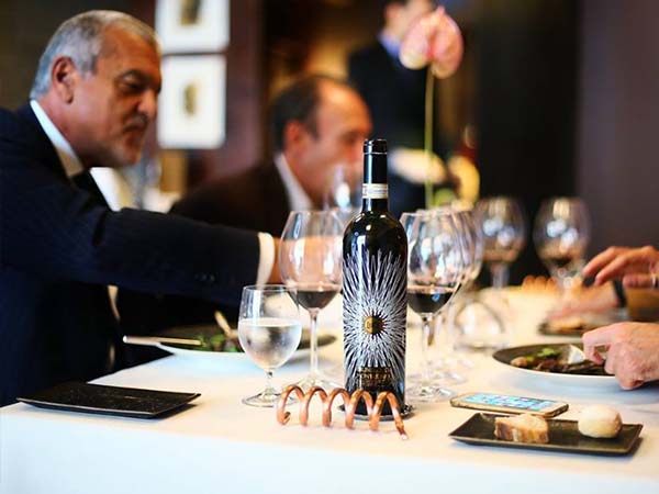 Rượu vang Luce Brunello Di Montalcino Rượu vang Luce Brunello Di Montalcino