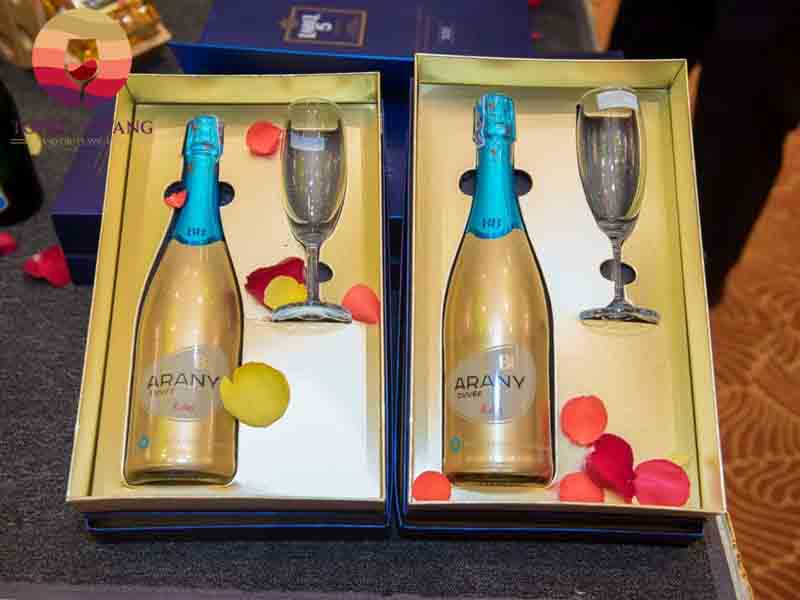 Rượu vang Hungary BB Arany Cuvée Sparkling Wine